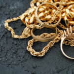 Cum alegi un set de bijuterii din aur potrivit pentru nuntă?